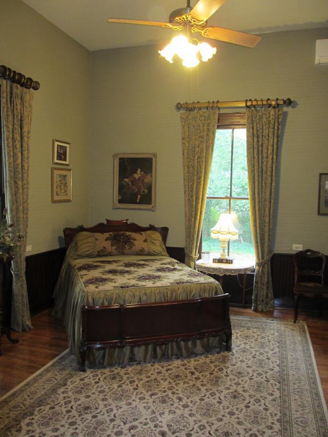 Adair Manor Bed & Breakfast Adairsville ภายนอก รูปภาพ